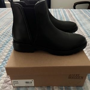 Women Steve Madden booties